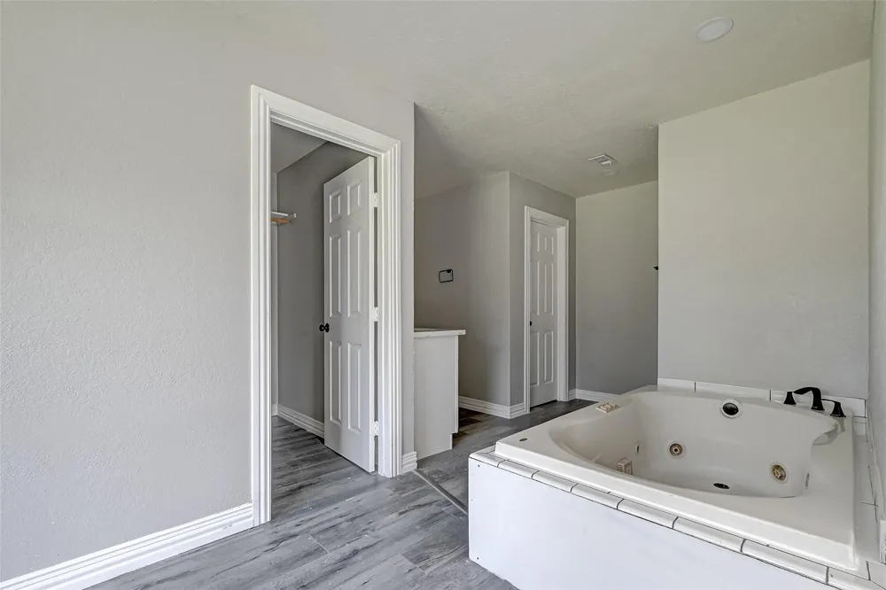 106 County Road 416 Brazoria, TX 77422