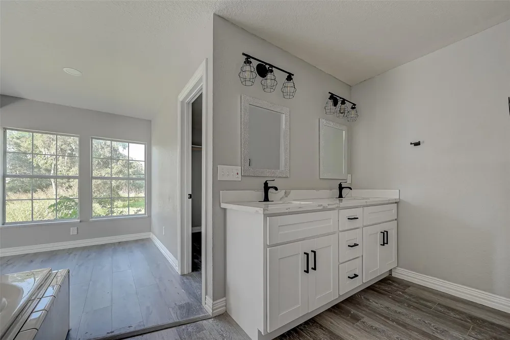 106 County Road 416 Brazoria, TX 77422