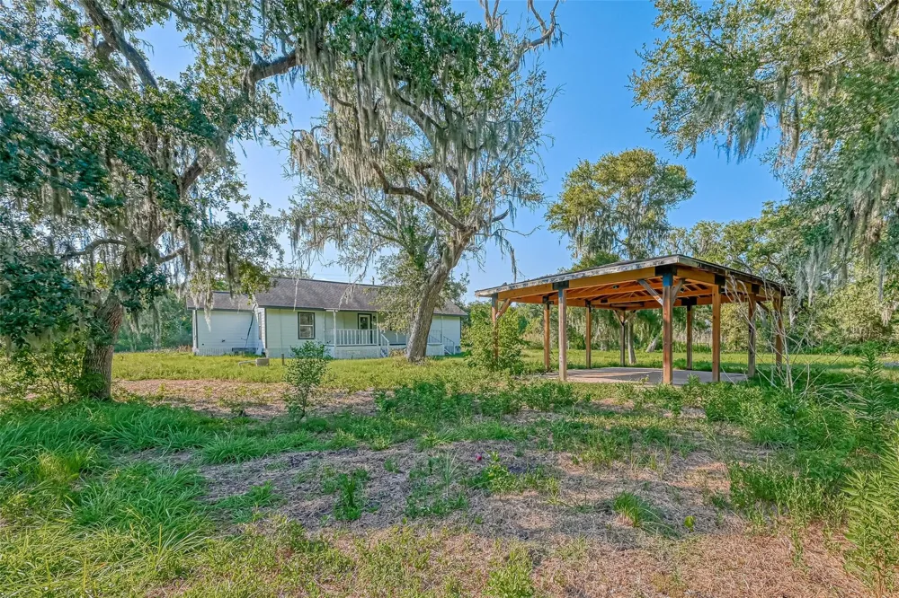 106 County Road 416 Brazoria, TX 77422