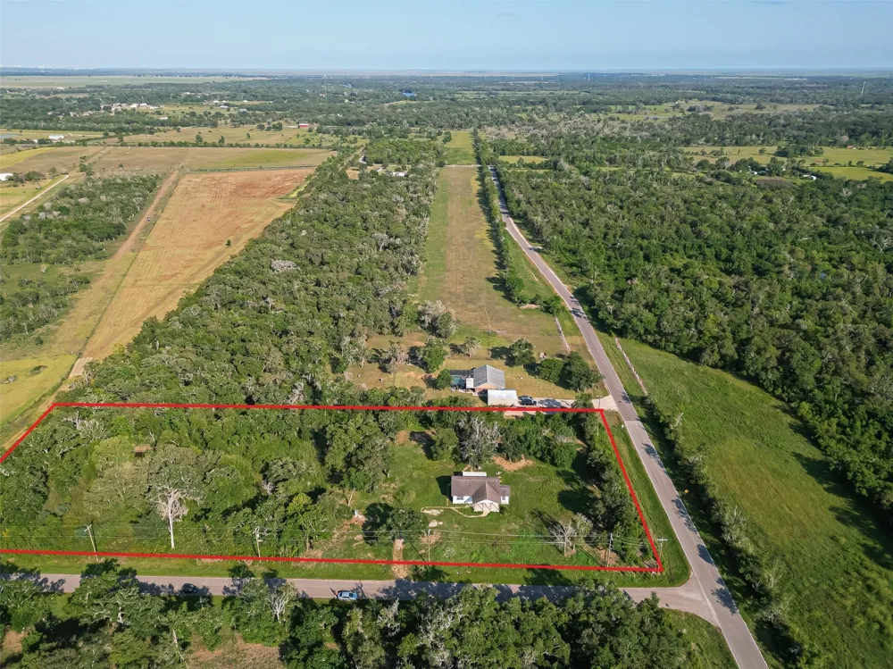 106 County Road 416 Brazoria, TX 77422