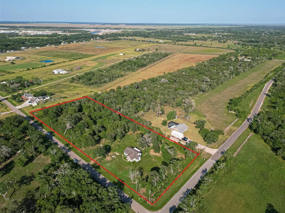106 County Road 416 Brazoria, TX 77422