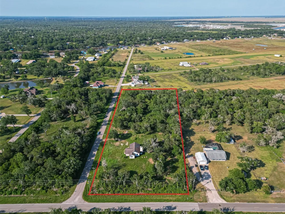 106 County Road 416 Brazoria, TX 77422