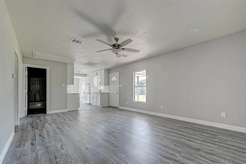 106 County Road 416 Brazoria, TX 77422