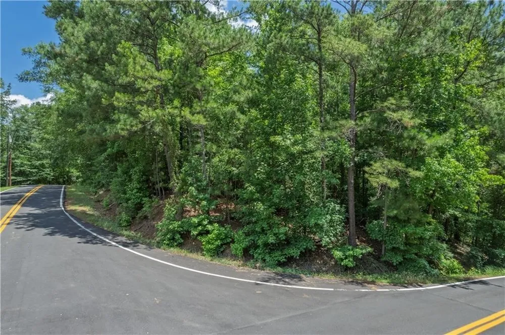 103 SE Hickory Hill Drive Milledgeville, GA 31061