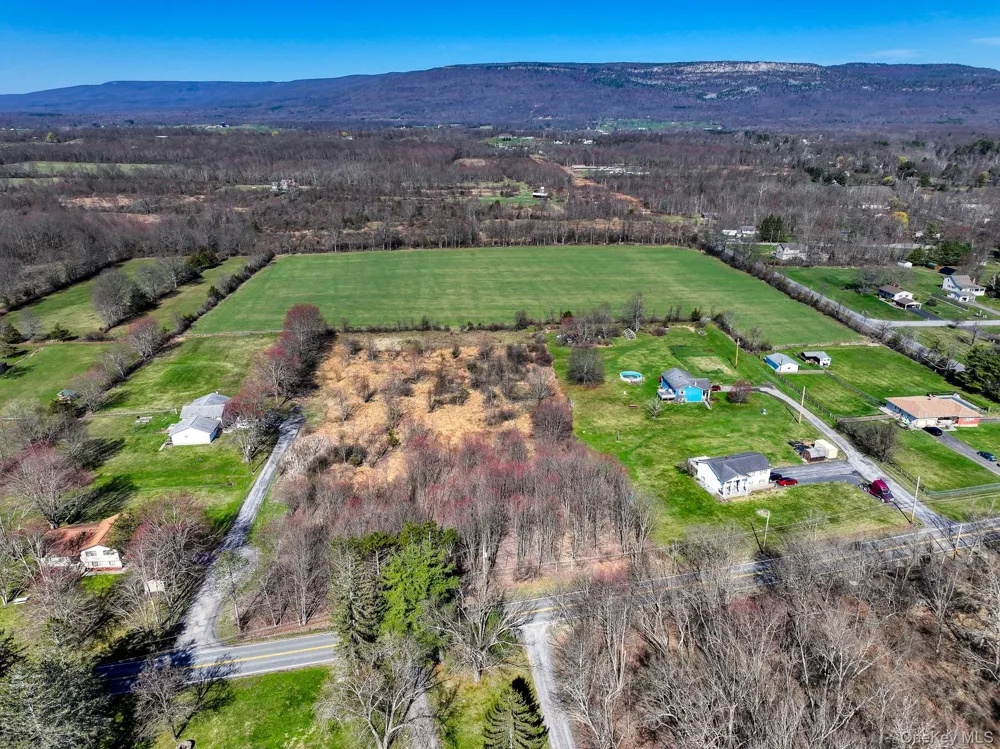 5 Stokes Lane Gardiner, NY 12525