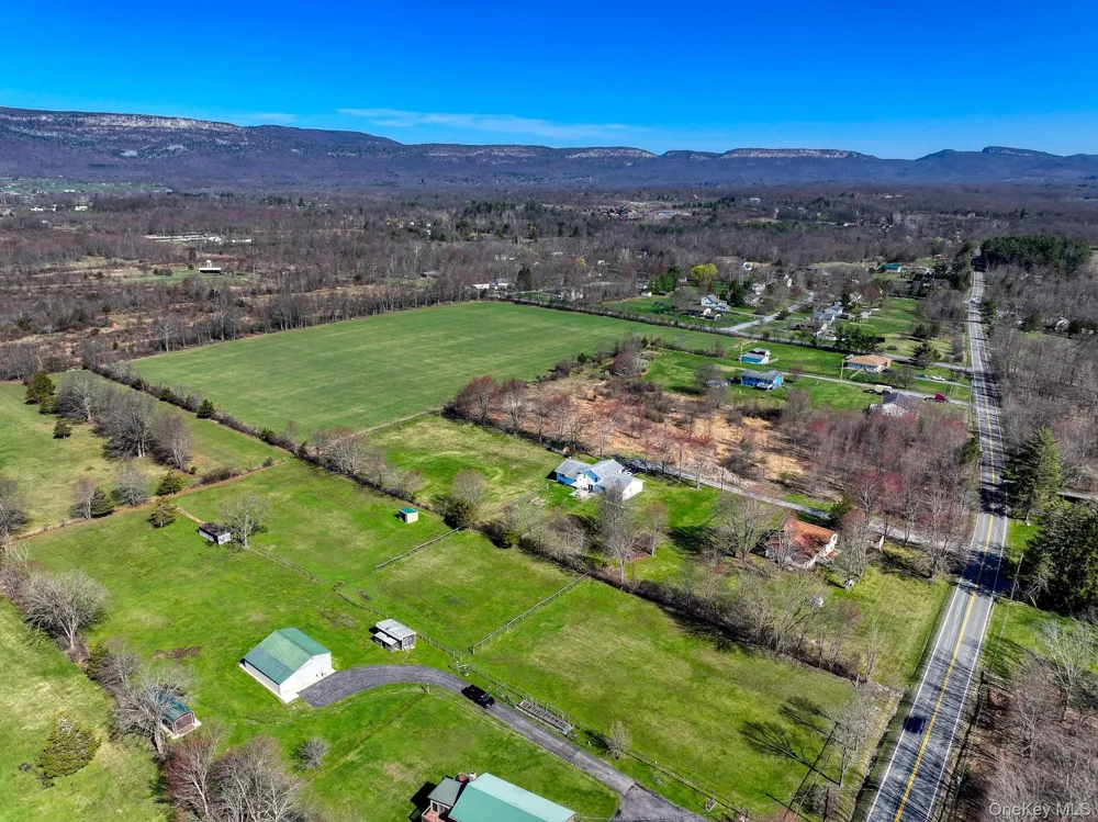 5 Stokes Lane Gardiner, NY 12525