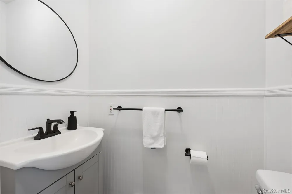 97 Grant Drive Aquebogue, NY 11901