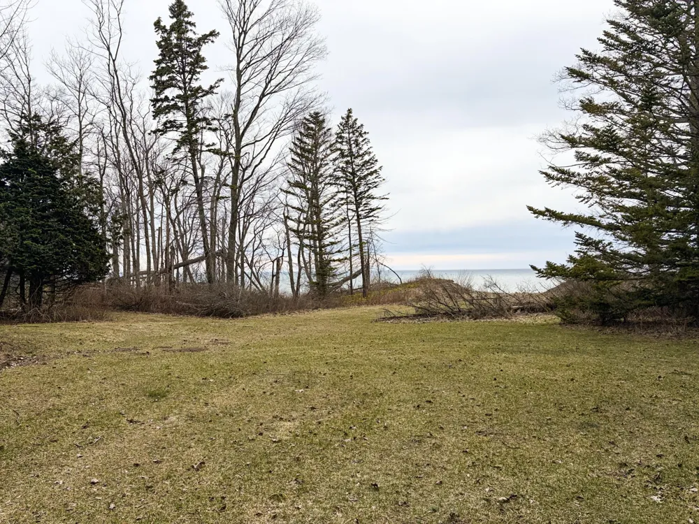 4973 S Lakeshore Drive Ludington, MI 49431