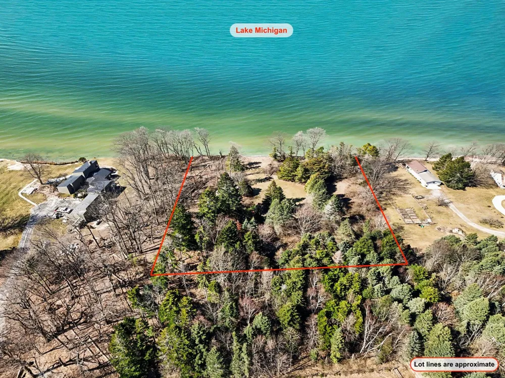 4973 S Lakeshore Drive Ludington, MI 49431