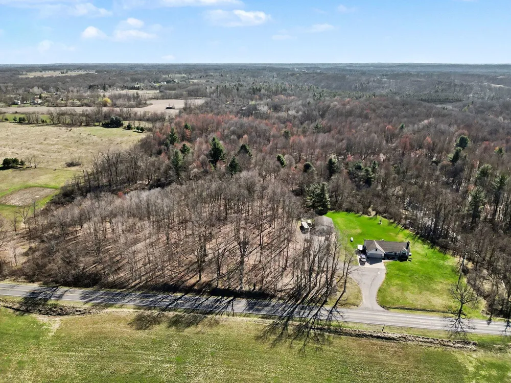 10410 Division NE Sparta, MI 49345