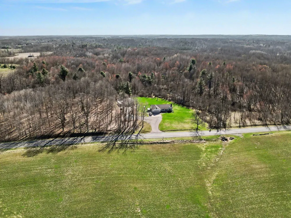 10410 Division NE Sparta, MI 49345