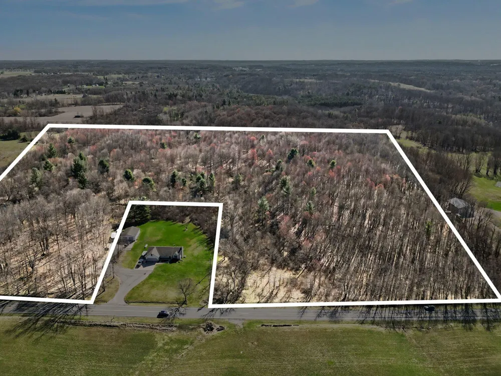 10410 Division NE Sparta, MI 49345