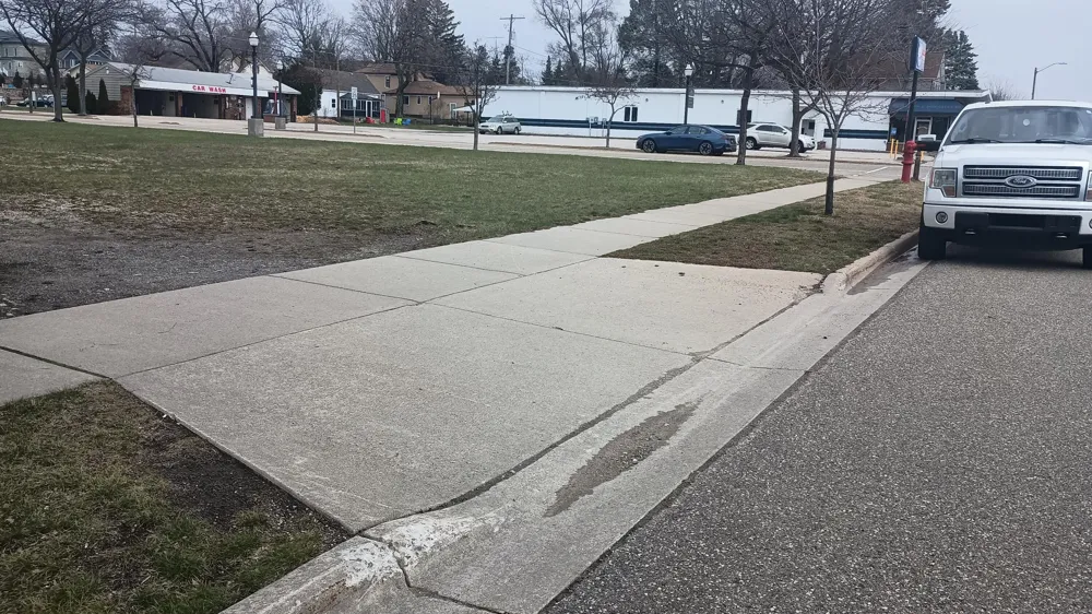 102 W Dowland Street Ludington, MI 49431