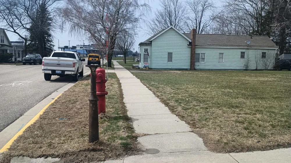 102 W Dowland Street Ludington, MI 49431