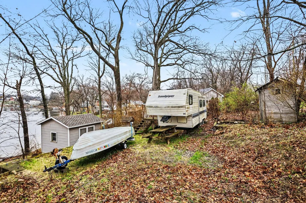 10556 Highland Drive Delton, MI 49046