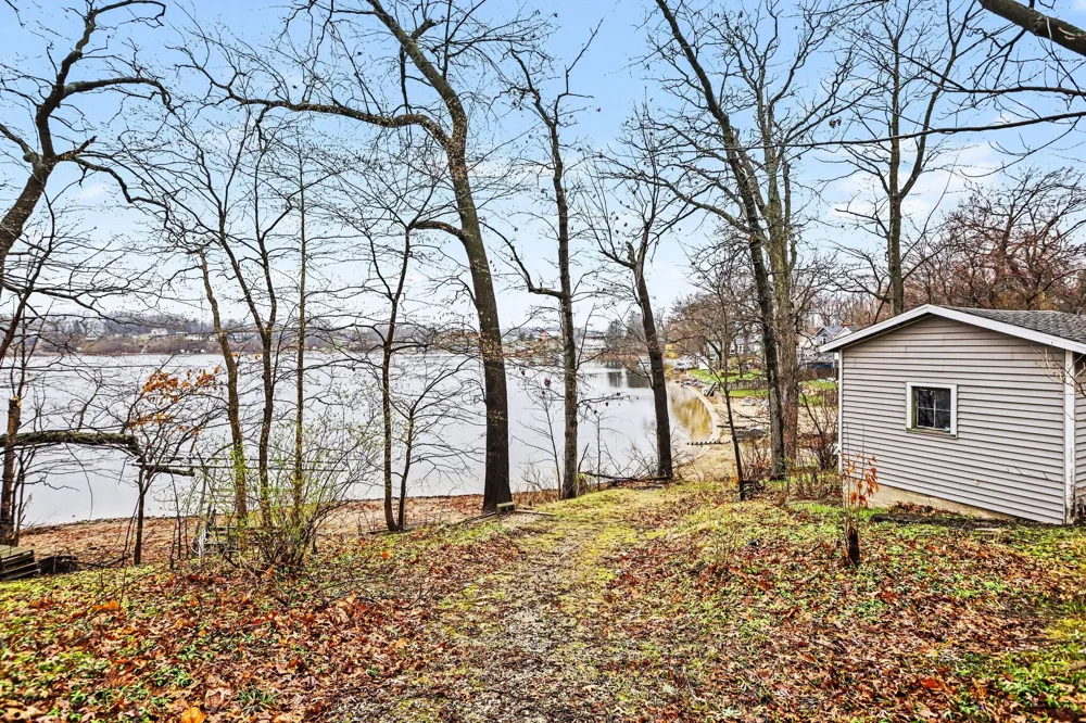 10556 Highland Drive Delton, MI 49046