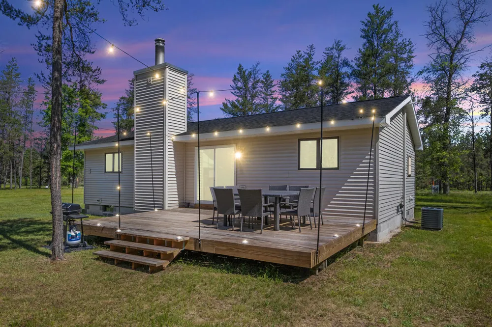 27 E 9 Mile Road Irons, MI 49644