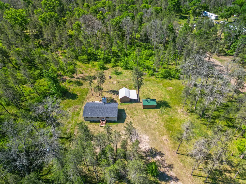 27 E 9 Mile Road Irons, MI 49644