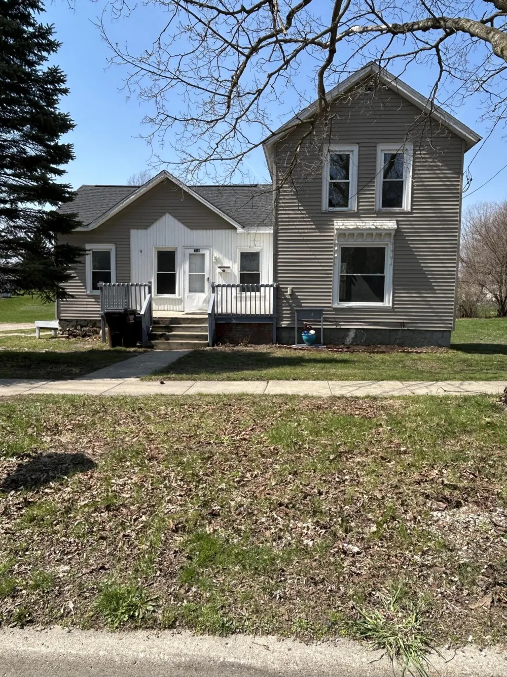 714 Maple Grove Avenue Hudson, MI 49247