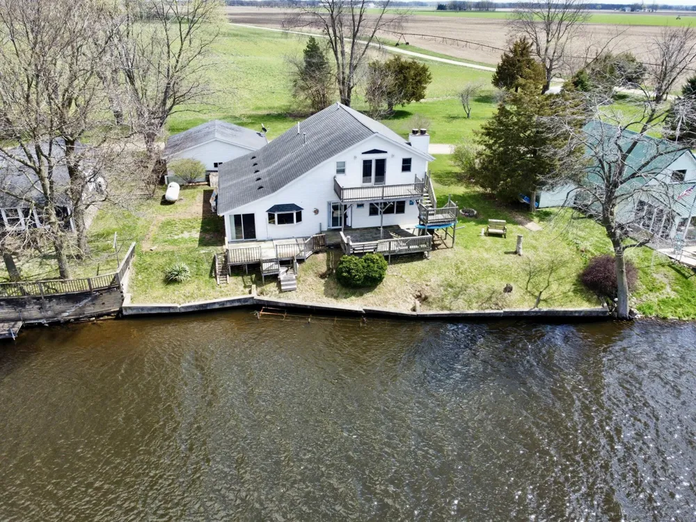 55530 Bucknell Lane Mendon, MI 49072