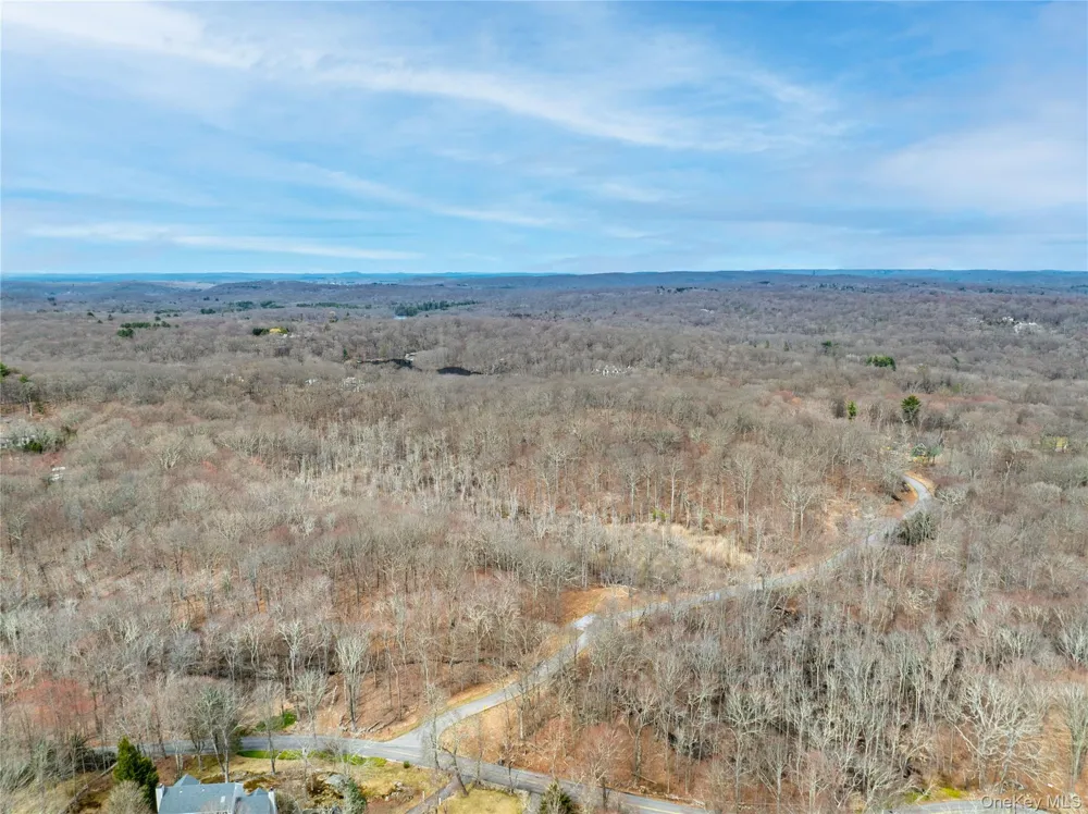 22 Joshua Hobby Lane Pound Ridge, NY 10576