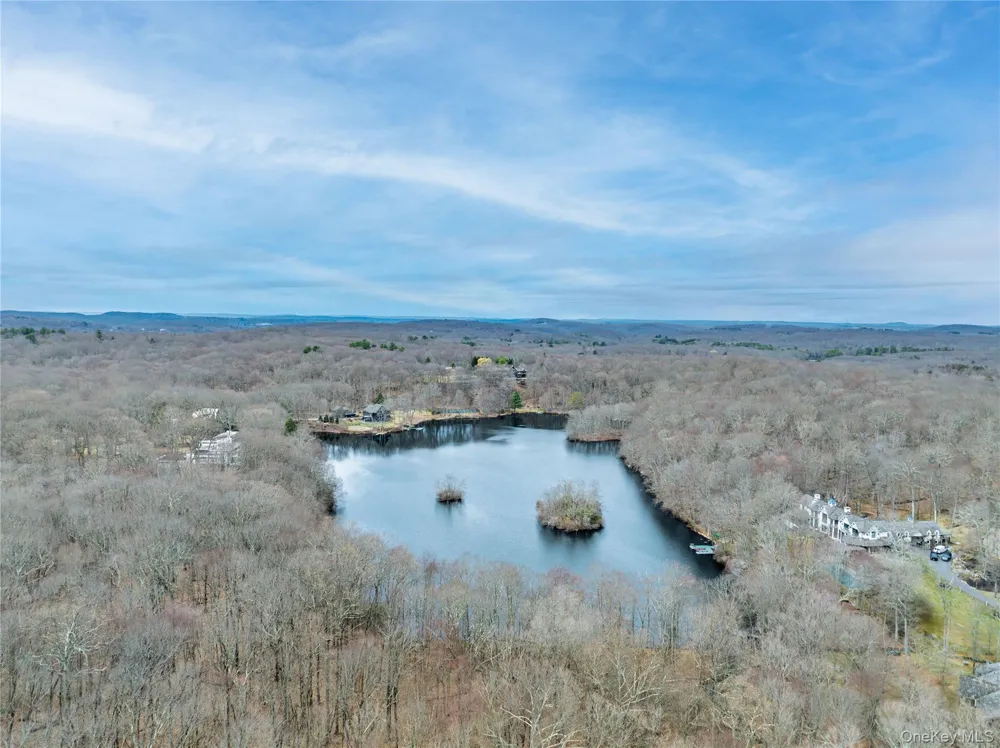 22 Joshua Hobby Lane Pound Ridge, NY 10576