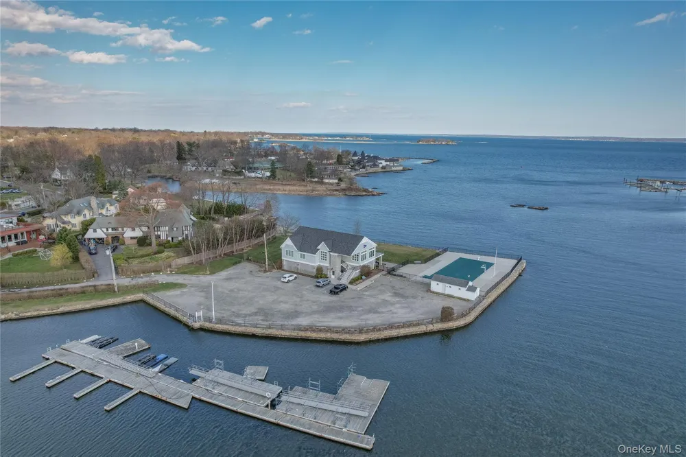1001 Shore Acres Drive Mamaroneck, NY 10543