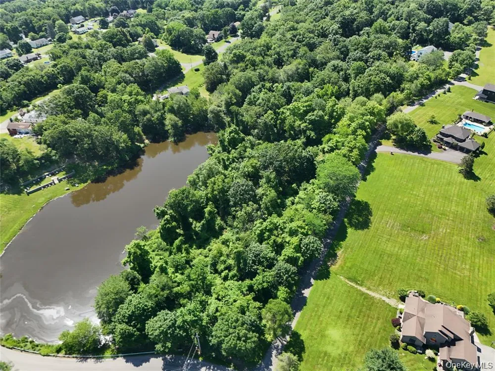 Cricchios Lane Marlboro, NY 12542