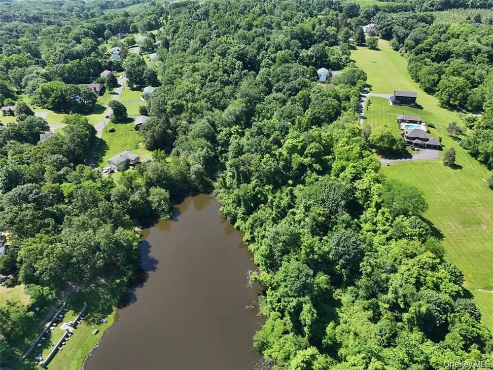 Cricchios Lane Marlboro, NY 12542