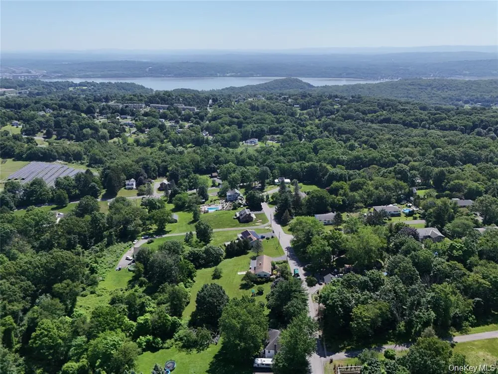 Cricchios Lane Marlboro, NY 12542