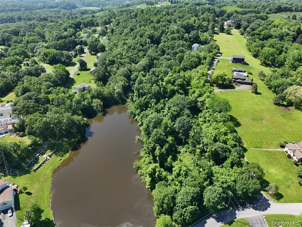 Cricchios Lane Marlboro, NY 12542