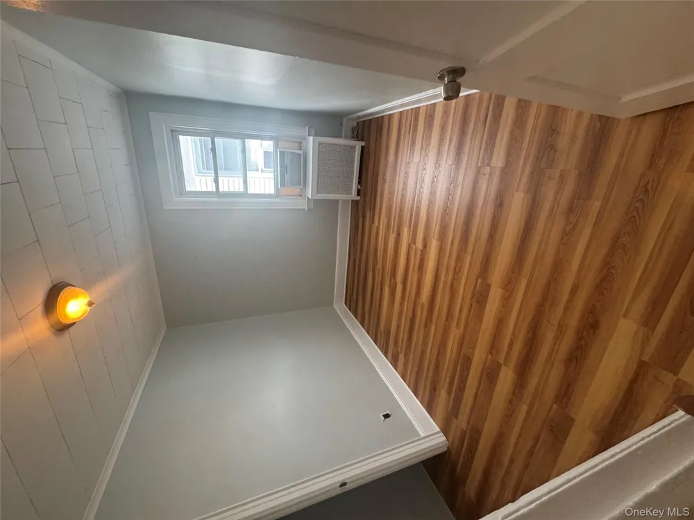 7834 79th Street Glendale, NY 11385