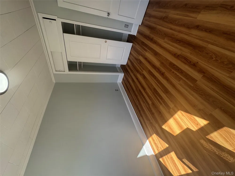 7834 79th Street Glendale, NY 11385