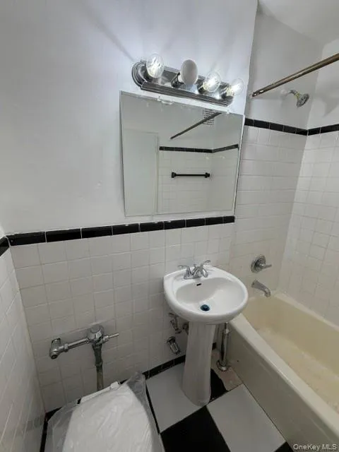 87-20 175 STREET Jamaica Estates, NY 11432