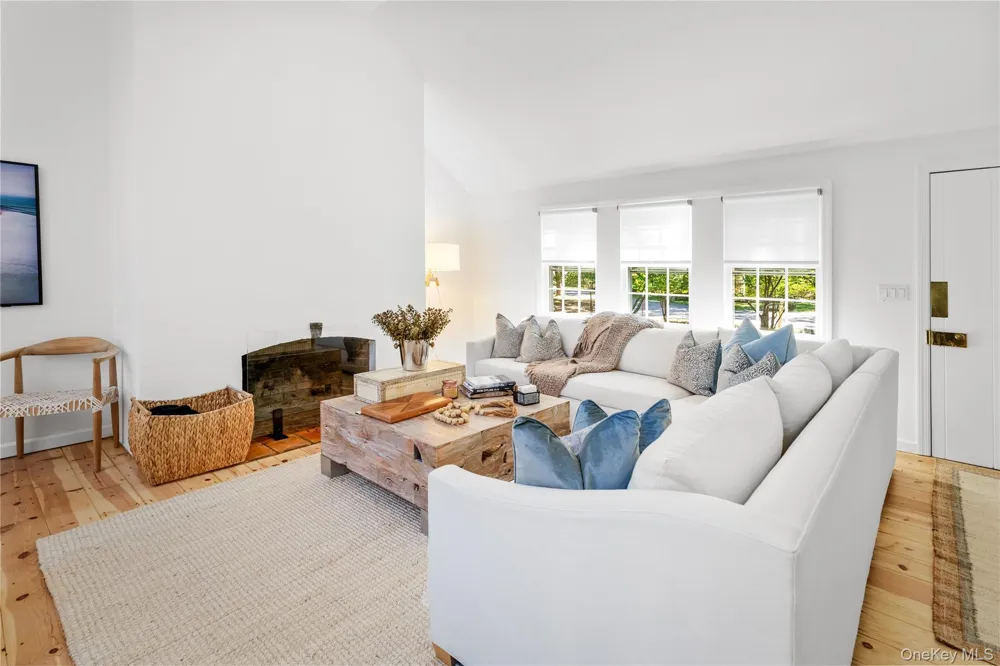 197 Hog Creek Road East Hampton, NY 11937
