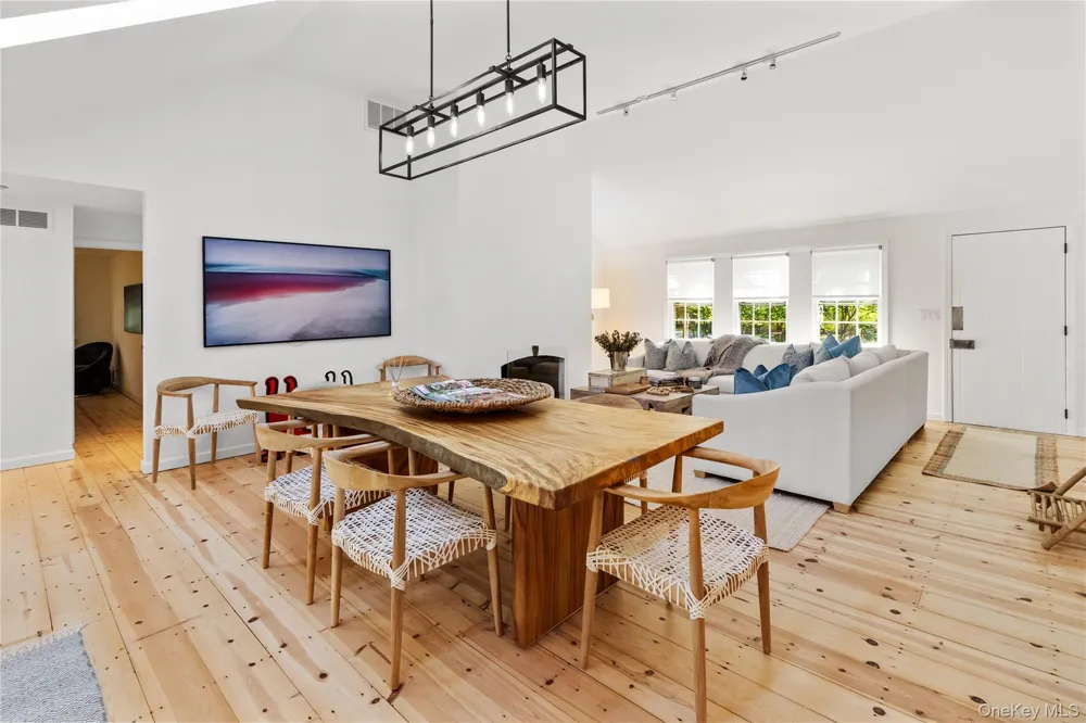 197 Hog Creek Road East Hampton, NY 11937