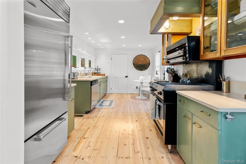 197 Hog Creek Road East Hampton, NY 11937