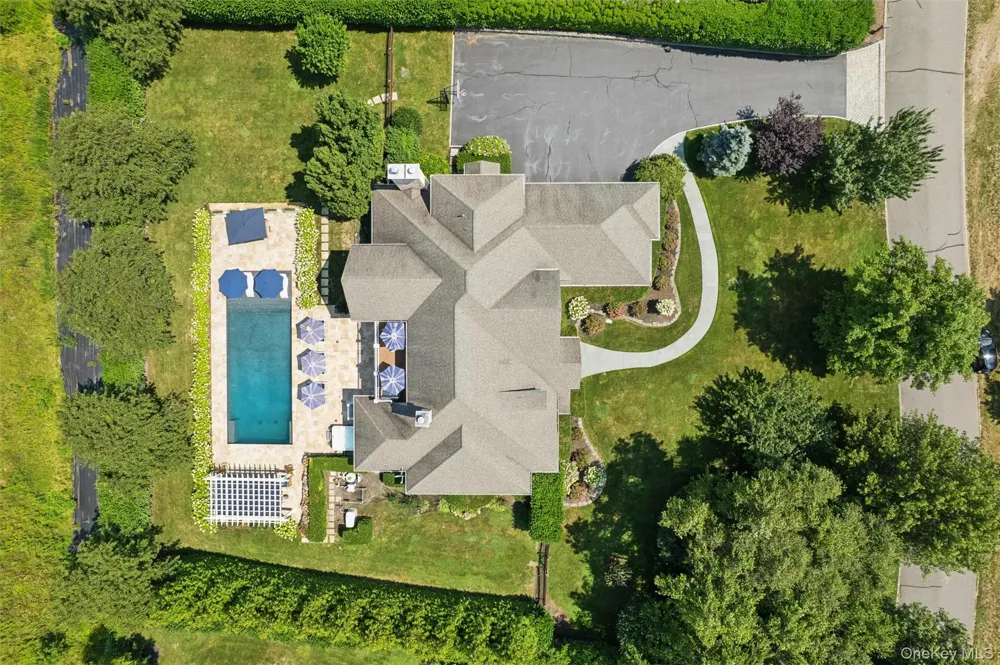 2675 Laurel Trail Laurel, NY 11948