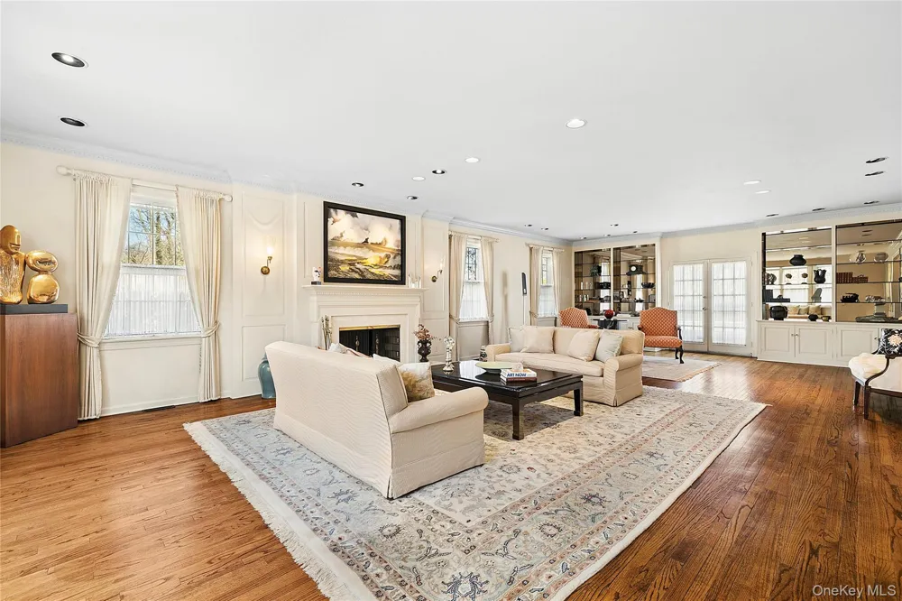 45 Southeast Road Sands Point, NY 11050