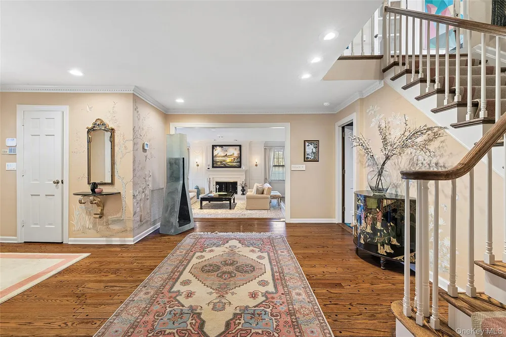 45 Southeast Road Sands Point, NY 11050