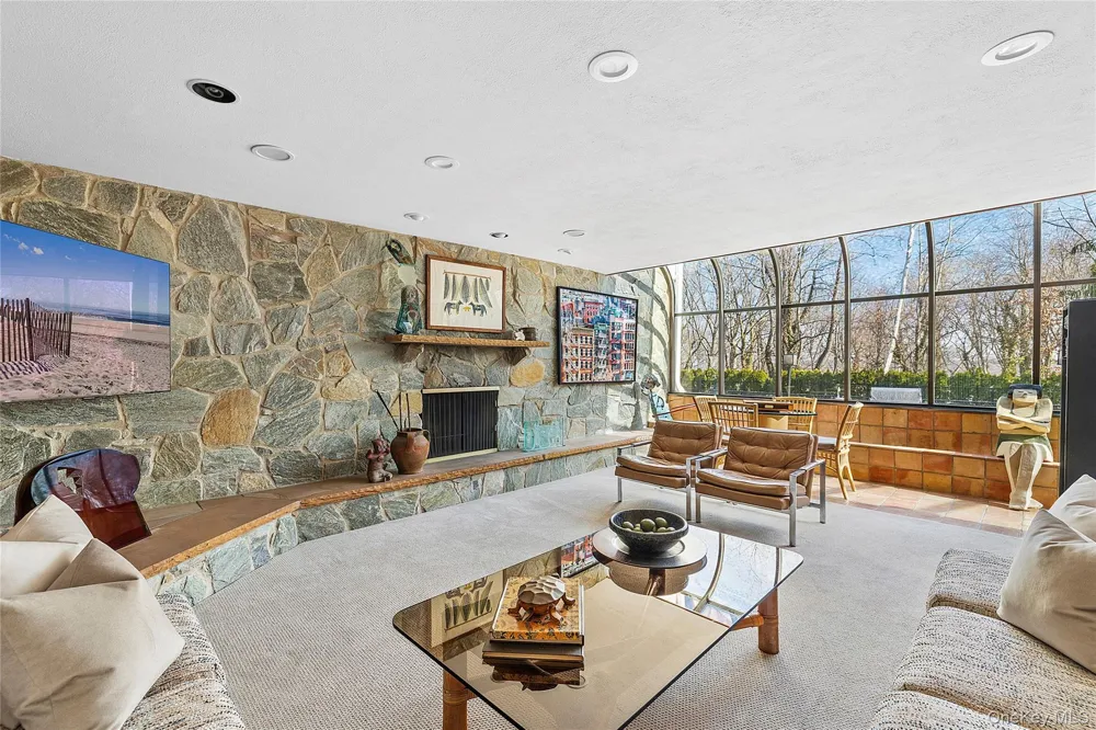 45 Southeast Road Sands Point, NY 11050