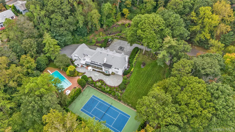 45 Southeast Road Sands Point, NY 11050