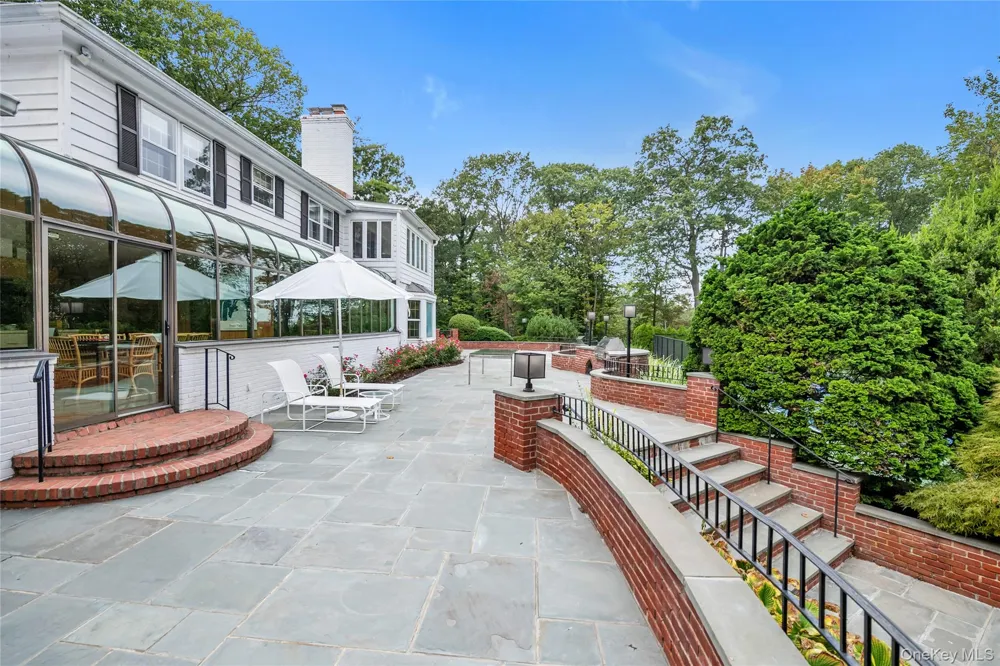 45 Southeast Road Sands Point, NY 11050