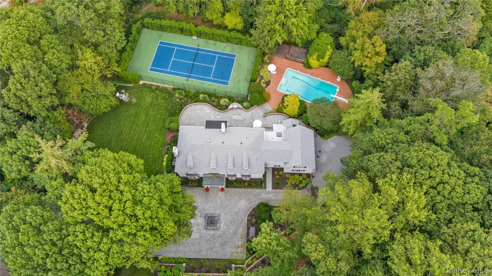 45 Southeast Road Sands Point, NY 11050