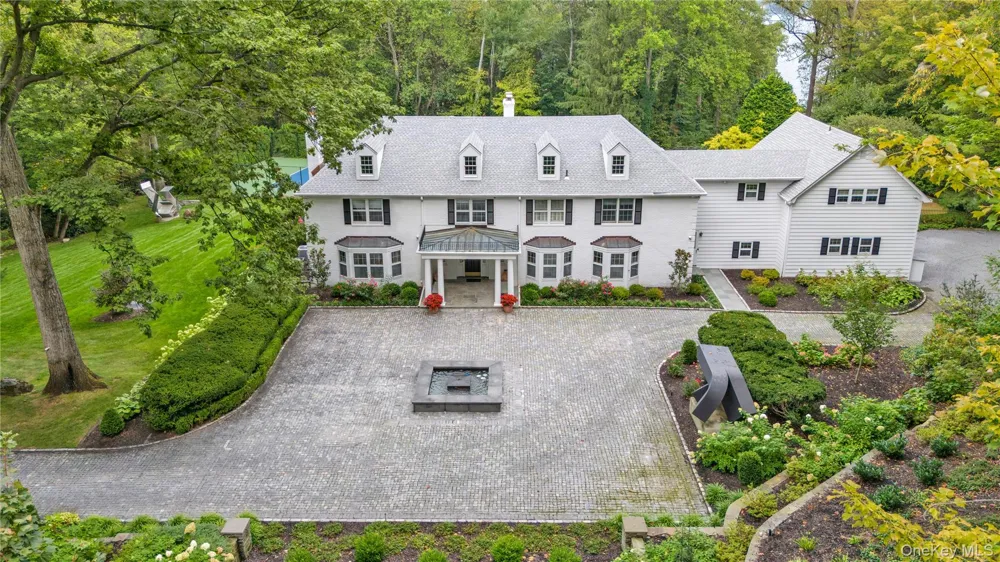 45 Southeast Road Sands Point, NY 11050
