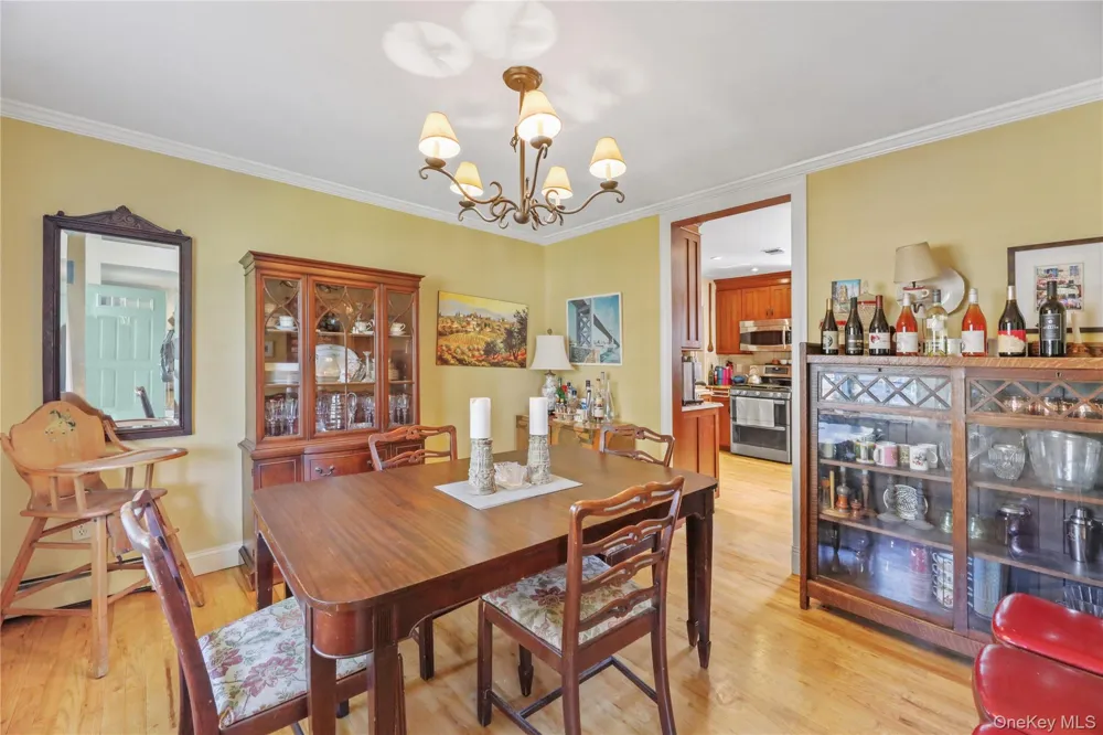 17 Jennifer Path Westhampton Beach, NY 11978