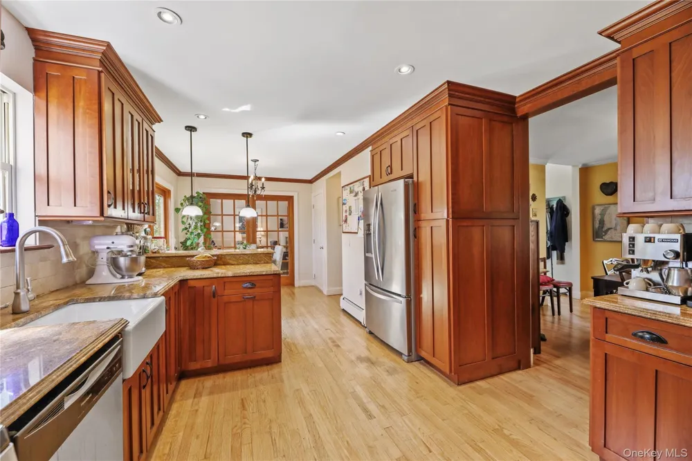 17 Jennifer Path Westhampton Beach, NY 11978