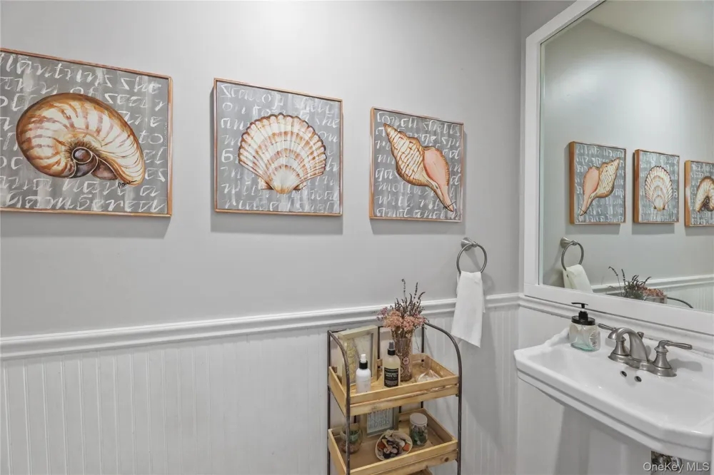 17 Jennifer Path Westhampton Beach, NY 11978