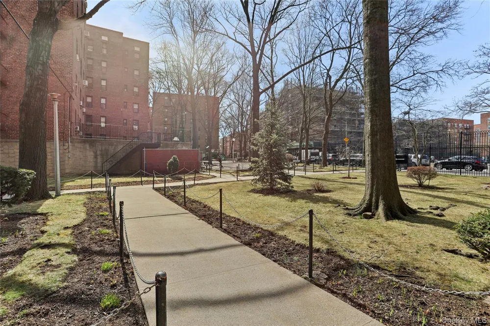 33-24 Junction Blvd #6R Jackson Heights, NY 11372