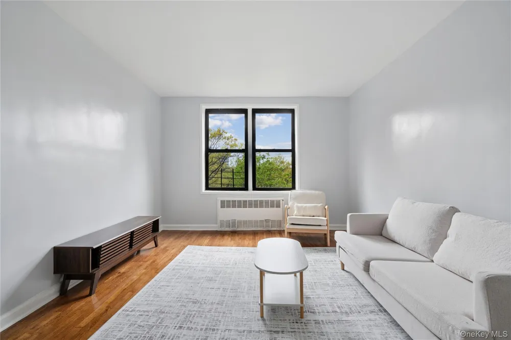 33-24 Junction Blvd #6R Jackson Heights, NY 11372
